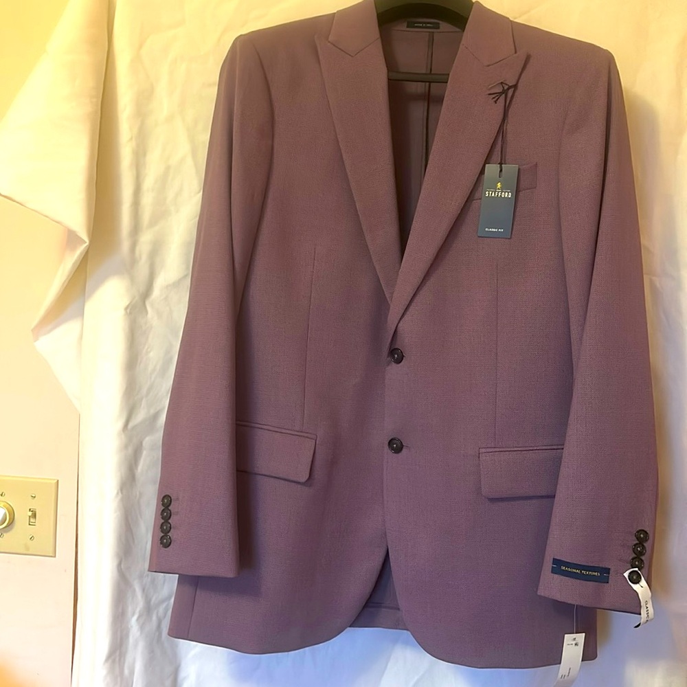 Stafford Purple Sport Coat with Classic Notch Lapels
NWT